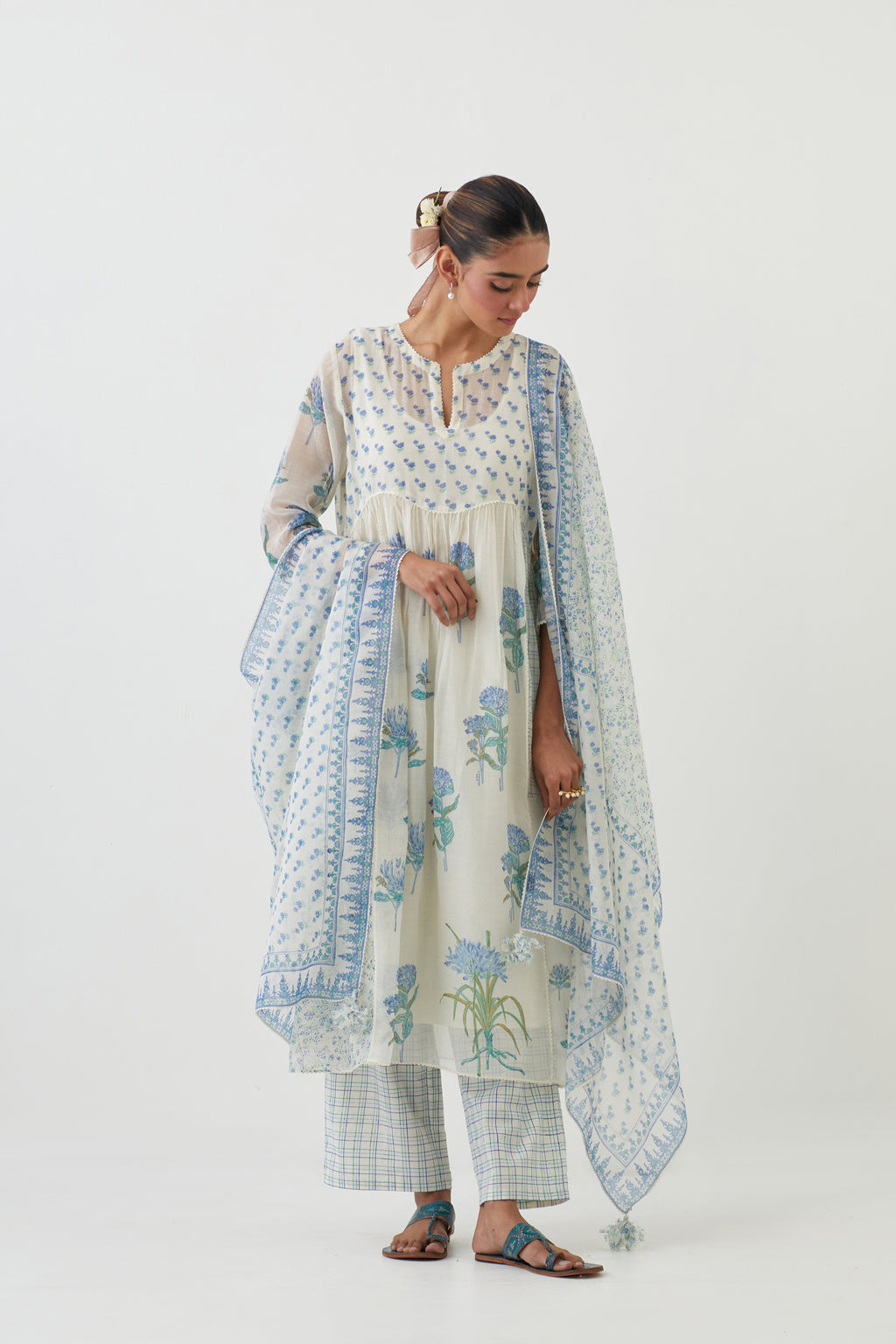 Off white cotton chanderi Kurta dress set  with all-over assorted blue colored floral hand block print.