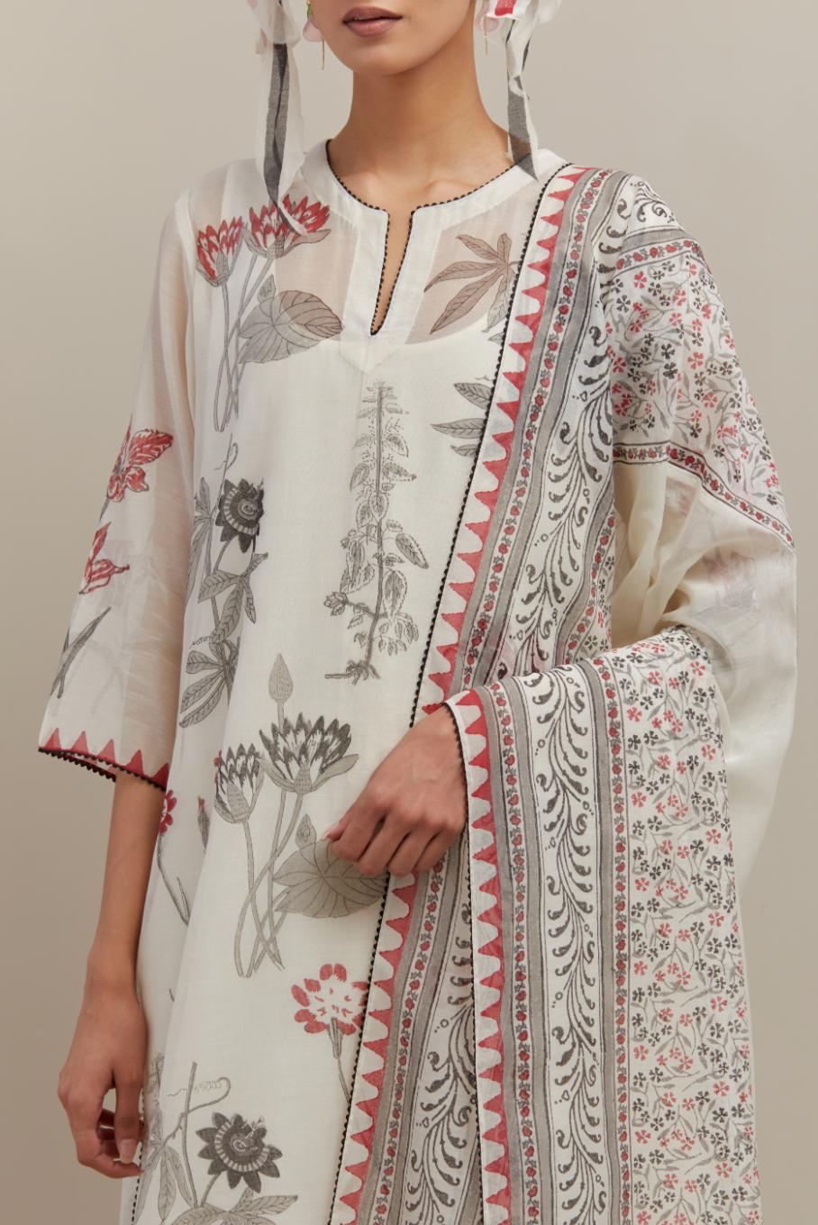 Off white cotton chanderi dupatta with all-over hand block print.